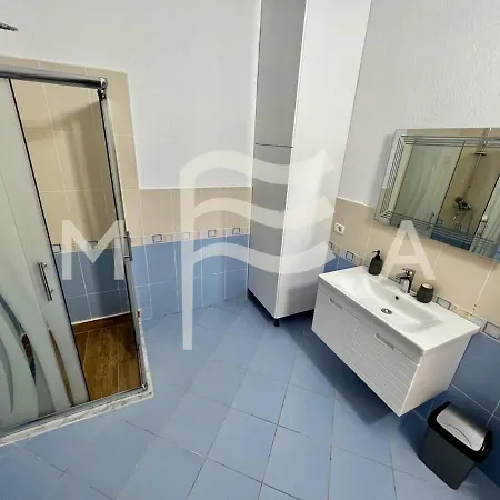 Daire Beachfront Haven 654