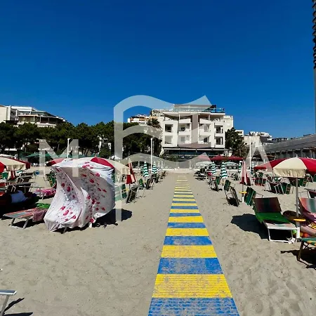 Daire Beachfront Haven 654 *