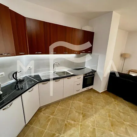 Beachfront Haven 654 Durrës