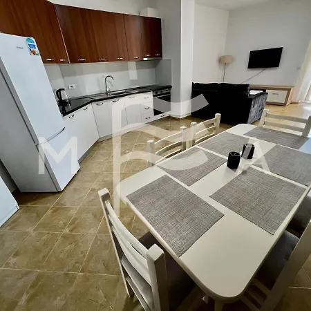 Beachfront Haven 654 Durrës