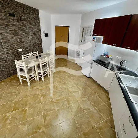 Beachfront Haven 654 شقة
