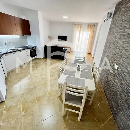 Beachfront Haven 654 Durrës